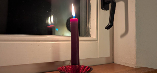 Fensterscheiben prüfen: So hilft der einfache Kerzen-Test –