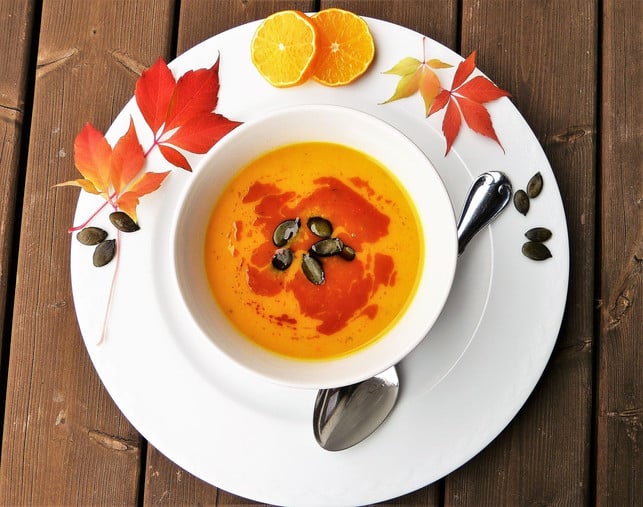 sanddorn-gibt-dieser-gemuesesuppe-eine-wunderschoene-cc0-pixabay-silviarita-201019_download Sanddorn gibt dieser Gemüsesuppe eine wunderschöne orange Farbe.