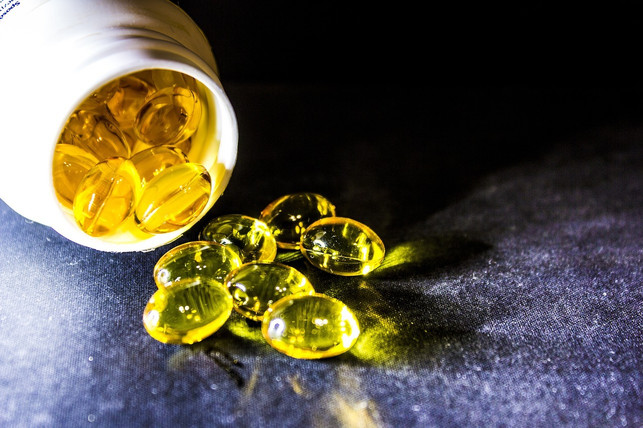 einen-mangel-an-vitamin-d-aus-lebensmitteln-koennen-cc0-pixabay-frolicsomepl-240121_download-1 Einen Mangel an Vitamin D aus Lebensmitteln können Vitaminpräparate ausgleichen.