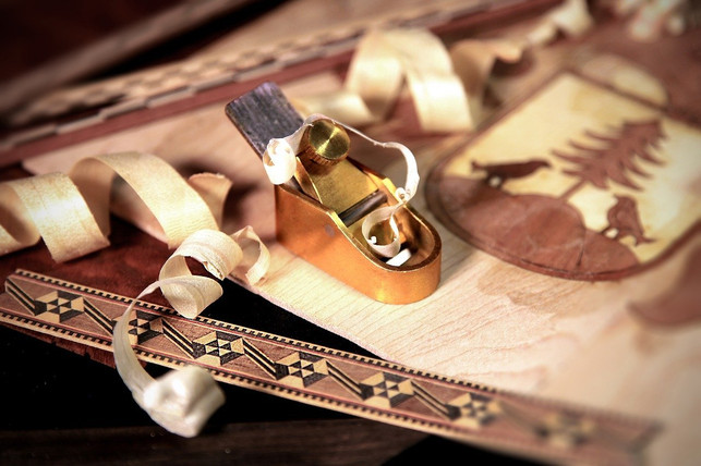 furniere-begegnen-dir-bei-alten-moebeln-haeufig-cc0-pixabay-studio-fritz-200730_download Furniere begegnen dir bei alten Möbeln häufig.