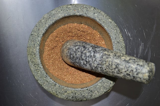 fuer-unser-garam-masala-rezept-benoetigst-du-einen-m-cc0-pixabay-mijntjearts-190108_download Für unser Garam-Masala-Rezept benötigst du einen Mörser.
