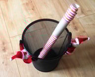 geschenkpapier-mit-klopapierrolle-fixieren-julia-knies-utopia-171030_download Geschenkpapier kannst du mit einer Klopapierrolle fixieren.