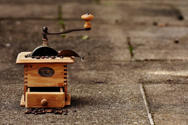 reinige-deine-kaffeemuehle-regelmaessig-cc0-pixabay-alexas_fotos-210729_download Reinige deine Kaffeemühle regelmäßig.