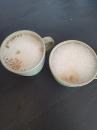 Milchschaum von Lazy Heroes im Vergleich Lazy Heroes im Vergleich: Beide Barista-Haferdrinks lassen sich gleich gut aufschäumen.