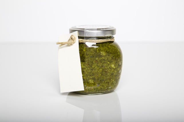 radieschengruen-pesto-cc0-pixabay-milivigerova-201209_download Radieschengrün-Pesto ist einfach zuzubereiten.