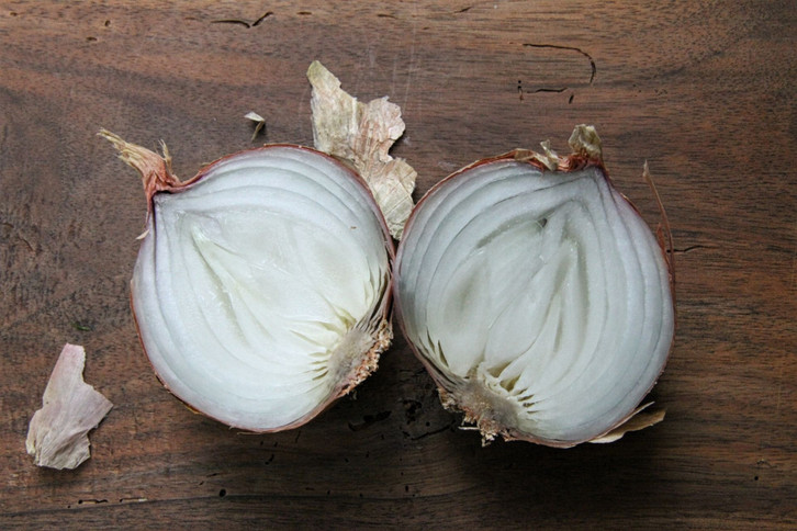 for-onion-bags-you-need-small-cut-cc0--pixabay--niksy-260713_download For onion sachets you need finely chopped onions.