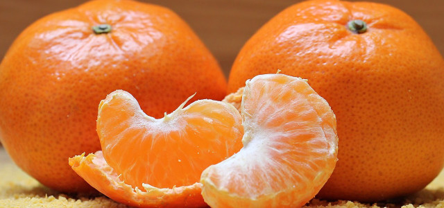 weiße haut orangen mandarinen