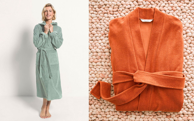 bademantel-nachhaltige-loungewear-sc-hessnatur-210915-210915 Gemütliche Homewear: Die nachhaltigen Bademäntel von Hessnatur halten dich mollig warm.