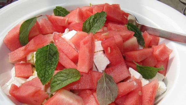 Melonensalat: Rezept für den sommerlichen Salat - Utopia.de