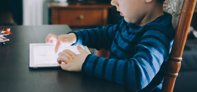 Kinder beschäftigen ohne Bildschirm