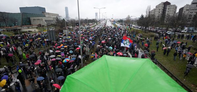 Proteste von Umweltschützer:innen in Serbien gegen den Lithiumabbau.