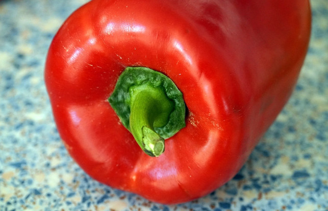 paprika-lagern-schon-beim-einkauf-solltest-du-auf-cc0-pixabay-matthiasboeckel-240929_download Paprika lagern: Schon beim Einkauf solltest du auf Frische achten.