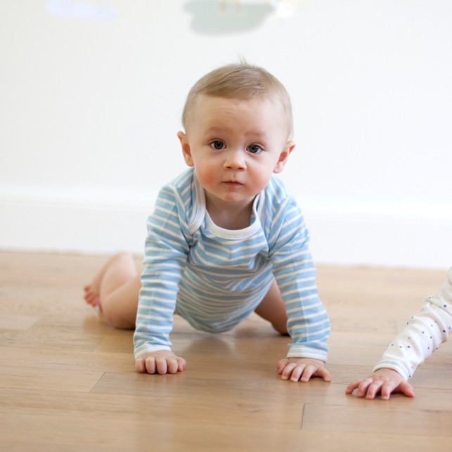 PWO_NOS_Versand9 Baby im Body aus Bio-Baumwolle