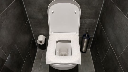 Papier auf die Klobrille? Warum ein Hygiene-Professor davon abrät - und was er empfiehlt Papier auf die Klobrille