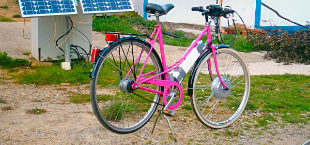 E-Bike an Solartanke