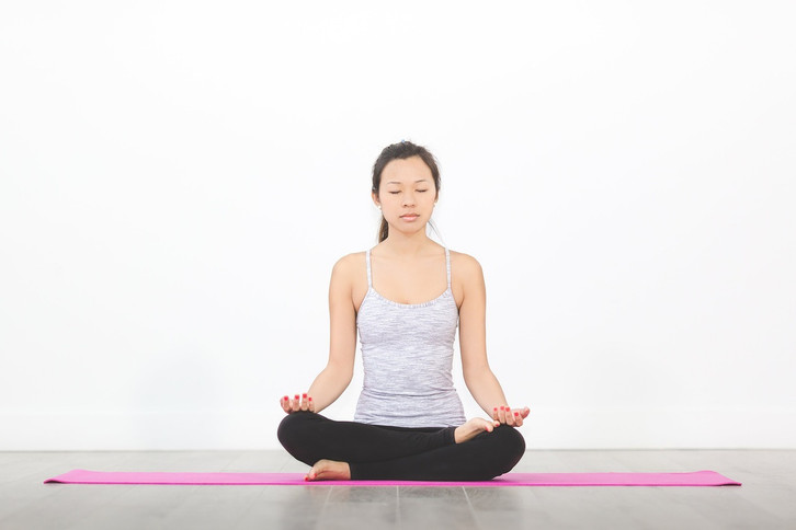 You can do a zen meditation yourself or mi-cc0-pixabay-stocksnap-210210_download You can do a Zen meditation independently or using an app at home.