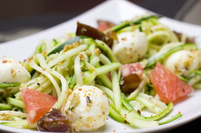 gemuesenudeln-eignen-sich-super-fuer-eine-low-carb-e-cc0-pixabay-einladung_zum_essen-190525_download Die Nährwerte von Gemüsenudeln haben besonders wenig Kohlenhydrate.