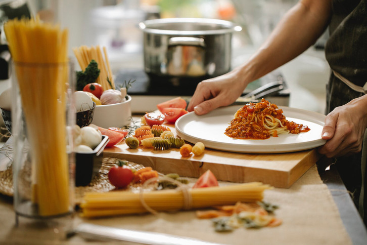 gekochte-tomaten-verfeinern-beispielsweise-sossen-u-cc0--pixabay--ayindeabdulmajeed44-261018_download Gekochte Tomaten verfeinern beispielsweise Soßen und liefern unter anderem das wichtige Lycopin.