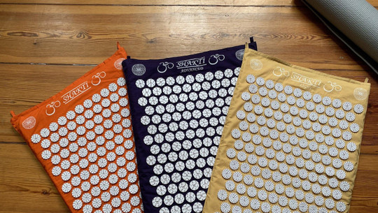 Akupressurmatte: Diese Shakti-Matten entspannen nachhaltig Akupressurmatte: Diese Shakti-Matten entspannen nachhaltig