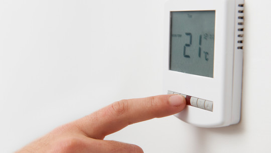 Studie: Sanierungen könnten 30% Heizkosten sparen Studie: Sanierungen könnten 30% Heizkosten sparen