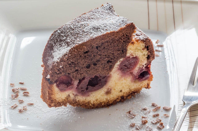 kirschen-passen-auch-sehr-gut-in-den-marmorkuchen-cc0-pixabay-zorand-190609_download Kirschen passen auch sehr gut in den Marmorkuchen und machen ihn besonders saftig.