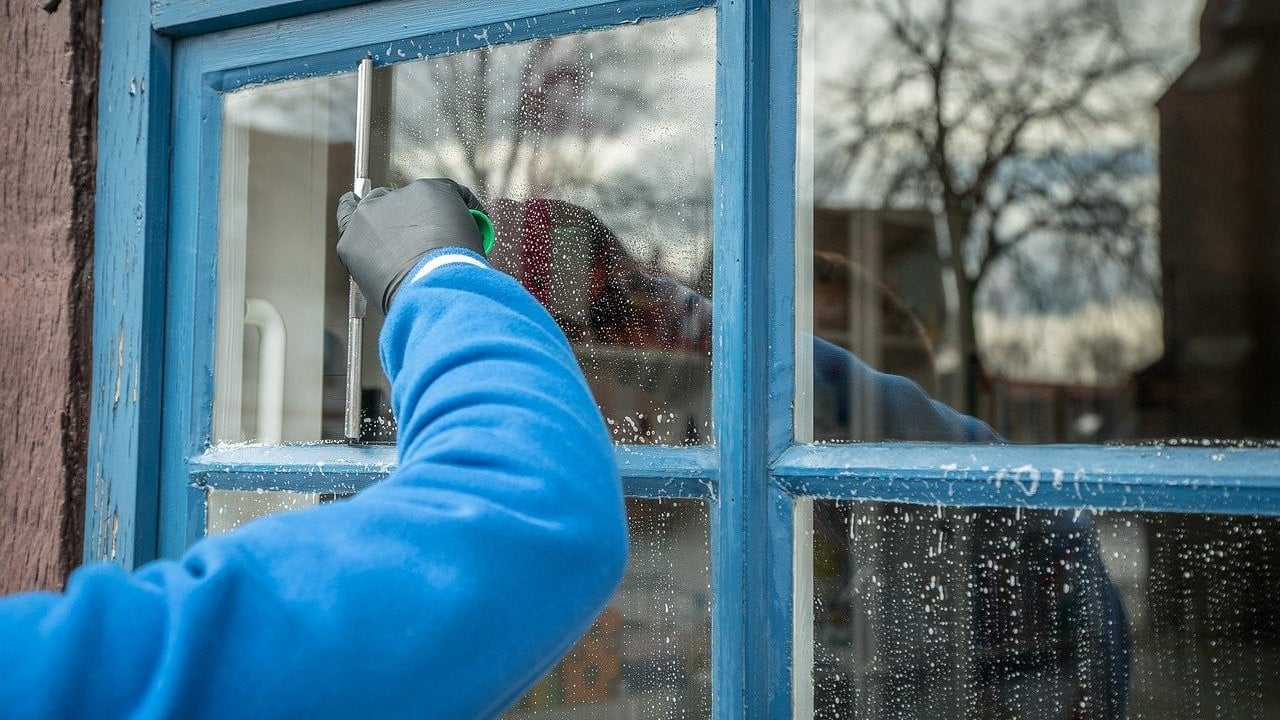 Fensterrahmen reinigen: Effektive Hausmittel und Tipps 