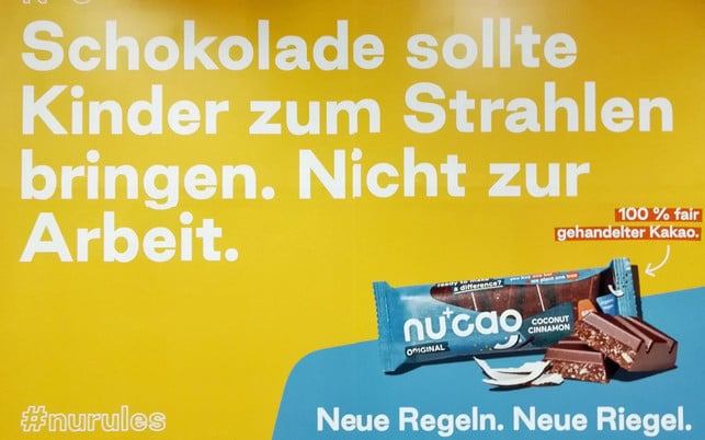 nu-company-schokoriegel-u-ks-211110-1280x800 Plakatwerbung für nucao-Schokoriegel.
