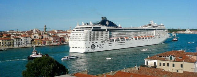 kreuzfahrtschiffe-x-venedig-161128-1280x500 Kreuzfahrtschiffe, Kreuzfahrten: Ein Kreuzfahrtschiff in Venedig führt die Dimensionen von Auge.