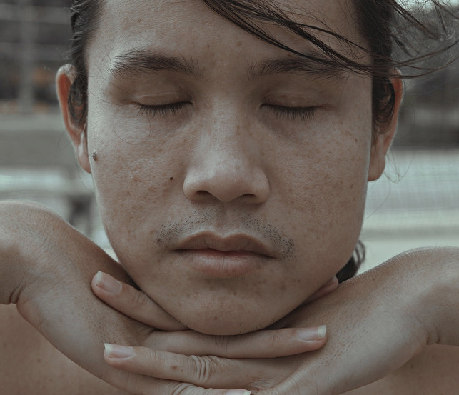 unsere-haut-ist-keine-glatte-oberflaeche-sie-hat-p-cc0-pixabay-coboconghuu-230801_download Unsere Haut ist keine glatte Oberfläche: Sie hat Poren, und dort verfängt sich Schmutz, wenn du deine Haut nur mit Abschminktüchern zu reinigen versuchst.