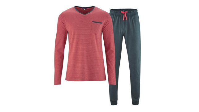 Nachhaltige Loungewear Schlafanzüge von Living Crafts gehen sogar als Hausanzüge durch.