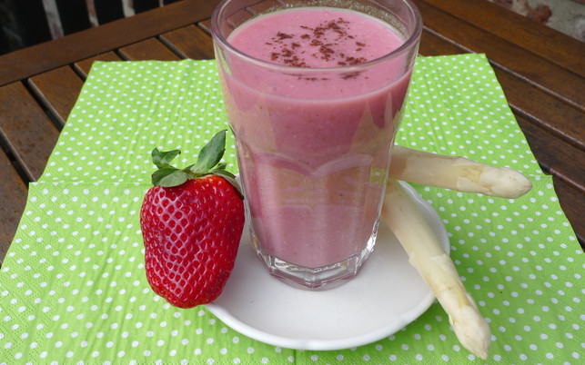 Fruehlings-Smoothies-Erdbeere_u_SNeumann_170322_1280x800 Fruehlings-Smoothies-Erdbeere