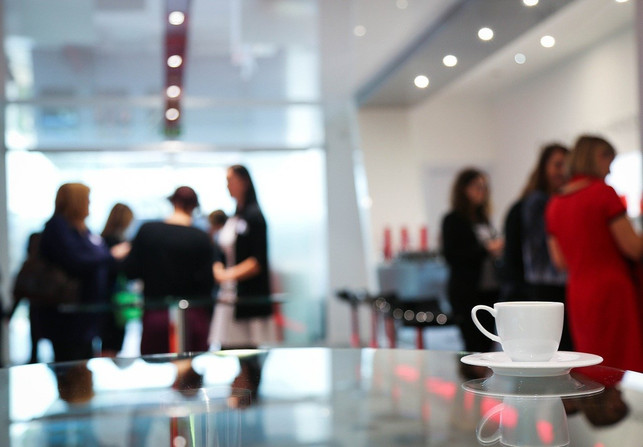 in-schweden-gehoert-die-fika-in-den-arbeitsalltag-cc0-pixabay-cozendo-200629_download In Schweden gehört die Fika in den Arbeitsalltag.
