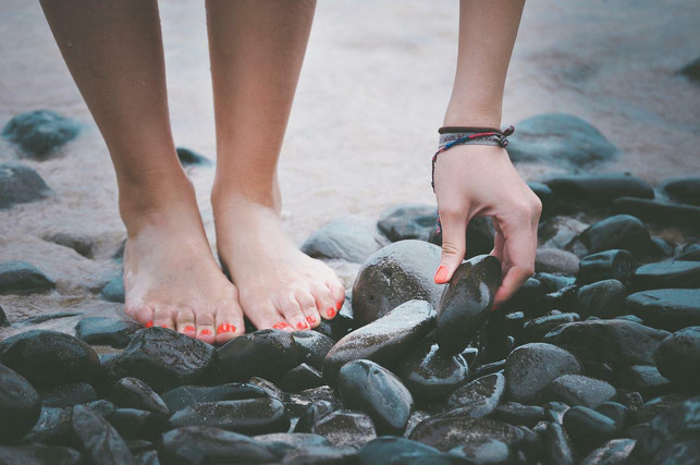 erste-barfusswanderungen-sollten-etwa-zwei-bis-drei-cc0-pixabay-pexels-220518_download Erste Barfußwanderungen sollten etwa zwei bis drei Stunden dauern.