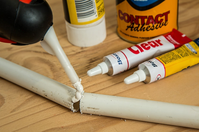 teils-bedenkliche-inhaltsstoffe-sind-in-klebern-en-cc0-pixabay-stevepb-220217_download Teils bedenkliche Inhaltsstoffe sind in Klebern enthalten.