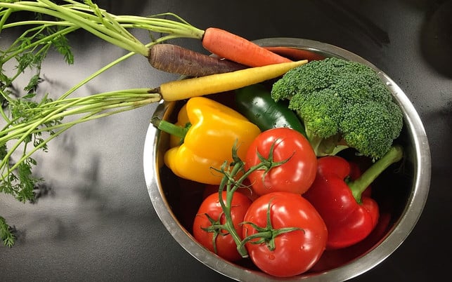 gnstiges-essen-kann-man-aus-einfachen-basiszutaten-beliebig-kombinieren-cc0-pixabay-jacquisosa-170618 Günstiges Essen kann man aus einfachen Basiszutaten beliebig kombinieren.