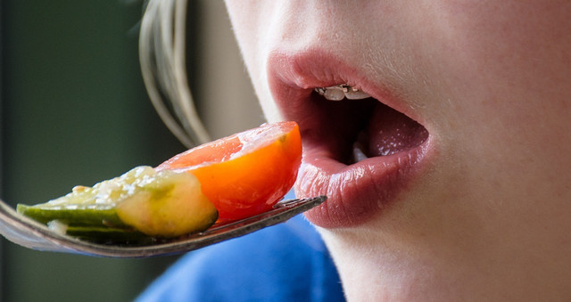 chew-properly-take-time-and-take-small-bites-cc0-pixabay-anemone123-230720_download Chew properly: Take your time and take small bites.