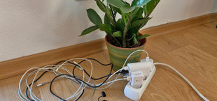 Was kostet es, das Ladegerät in der Steckdose zu lassen?