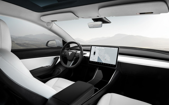 Tesla-3-3-z-20190221-1280x800.jpg Tesla Model 3