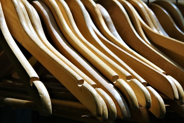 haenge-kleidung-aus-tencel-am-besten-noch-feucht-au-cc0-pixabay-fotoerich-241002_download Hänge Kleidung aus Tencel am besten noch feucht auf einen Kleiderbügel.