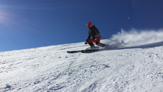 ski-g0eb265704_1280 Nachhaltige Snowboard- und Skibekleidung