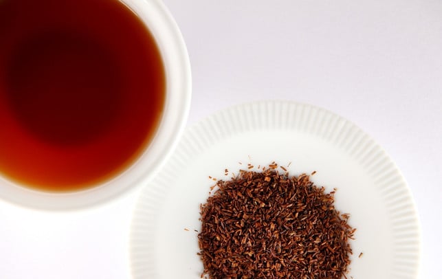 rooibush-tee-soll-viele-gute-inhaltsstoffe-enthalt-cc0-pixabay-miiya-180923_download Rooibos-Tee soll schlaffördernd wirken und das Krebsrisiko senken.