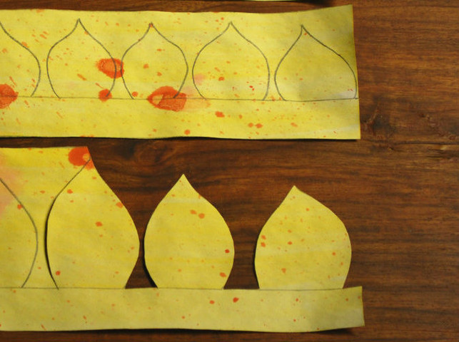 zeichne-die-bluetenblaetter-auf-das-bemalte-papier-a-melanie-von-daake-utopia-180703_download Zeichne die Blütenblätter auf das bemalte Papier auf.