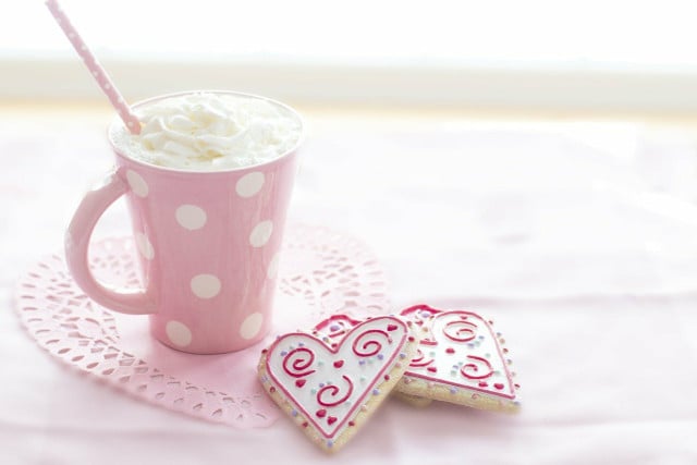delicious-drinks-sweet-the-birthday-breakfast-cc0-pixabay-terric-210823_download Delicious drinks sweeten the birthday breakfast.