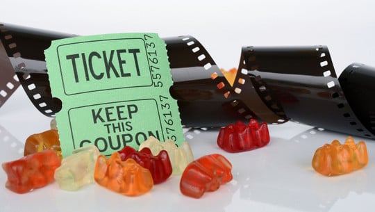 snacks-ins-kino-mitnehmen-cc0-pixabay-anncapictures-240210 snacks ins kino mitnehmen