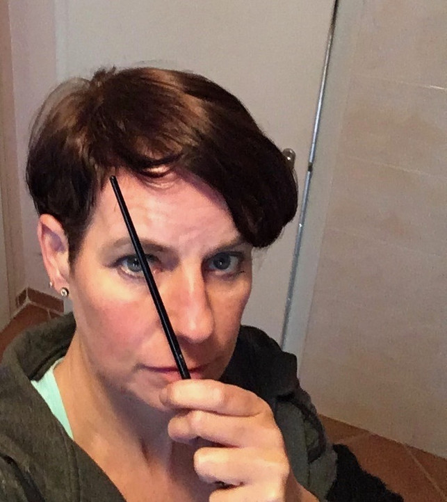 ueber-den-winkel-findest-du-die-richtige-form-der-a-martina-naumannutopia-190414_download Über den Winkel findest du die richtige Form, um die Augenbrauen zu zupfen.