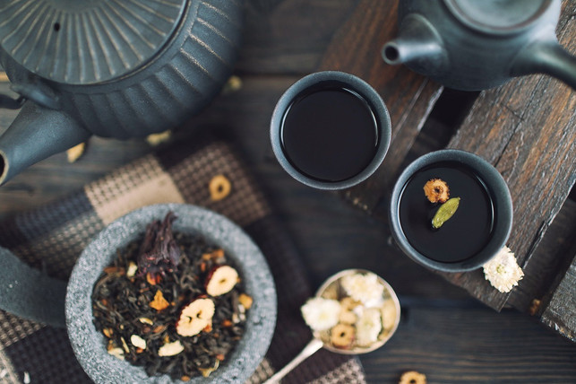 beginne-den-tag-mit-einem-frisch-aufgebruehten-tee-cc0-pixabay-stocksnap-180513_download Beginne den Tag mit einem frisch aufgebrühten Tee zum veganen Frühstück.