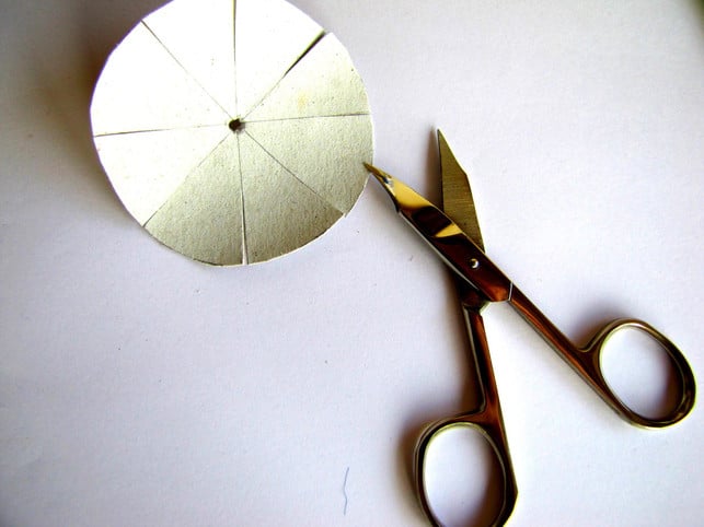 fertig-ist-die-pappvorlage-zum-ketten-selber-mache-utopiadechantal-gilbrich-190627_download Fertig ist die Pappvorlage zum Ketten selber machen.