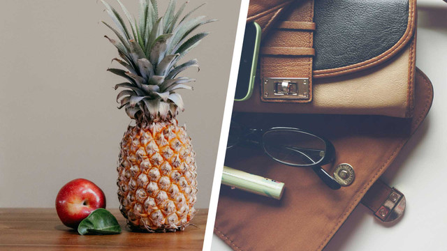 Ist veganes Leder wirklich nachhaltig? Lederalternativen auf dem Prüfstand Links eine Ananas, ein roter Apfel und ein grünes Blatt auf einem Holztisch vor beigem Hintergrund. Rechts eine geöffnete braune Ledertasche mit einem zweifarbigen (schwarz und beige) Portemonnaie, einer schwarzen Brille und einem Lippenstift.