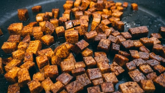 raeuchertofu-rezepte-cc0-pixabay-martin-staffa-200321 Räuchertofu-Rezepte
