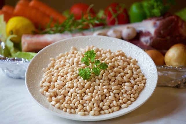eine-deftige-weisse-bohnensuppe-waermt-dich-an-kalte-cc0-pixabay-tjena-240120_download Eine deftige weiße Bohnensuppe wärmt dich an kalten Tagen.